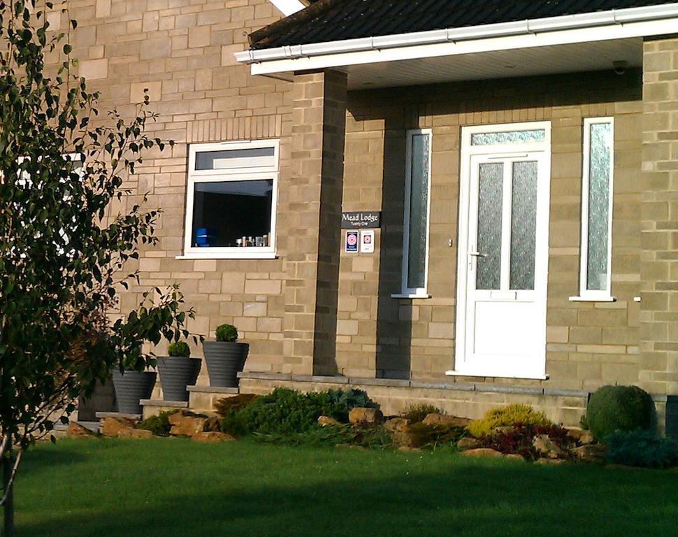 Mead Lodge B&B Corsham Exterior photo